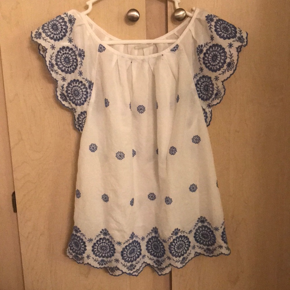 Gap embroidered shirt.